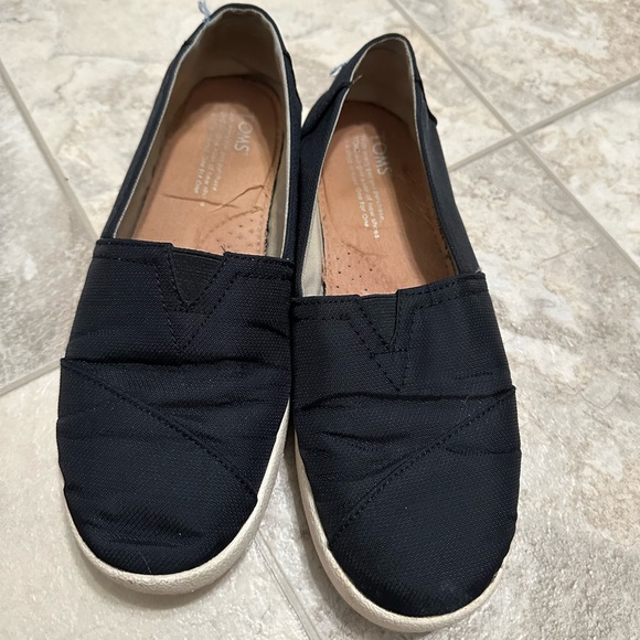 Toms slip ons - Picture 2 of 5